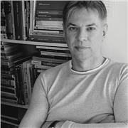 Soy profesor universitario y escritor. Te propongo un viaje fascinate y placentero por la lengua y la cultura italianas